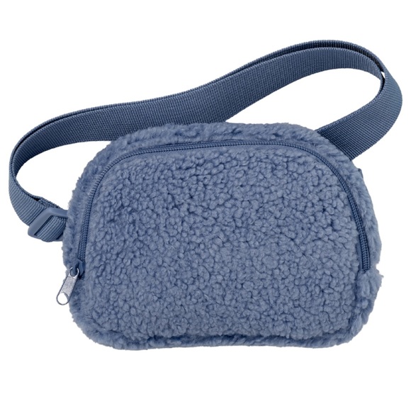 Handbags - $11❤️‍🔥 Sherpa BLUE Fanny Pack Crossbody 🐑 NEW